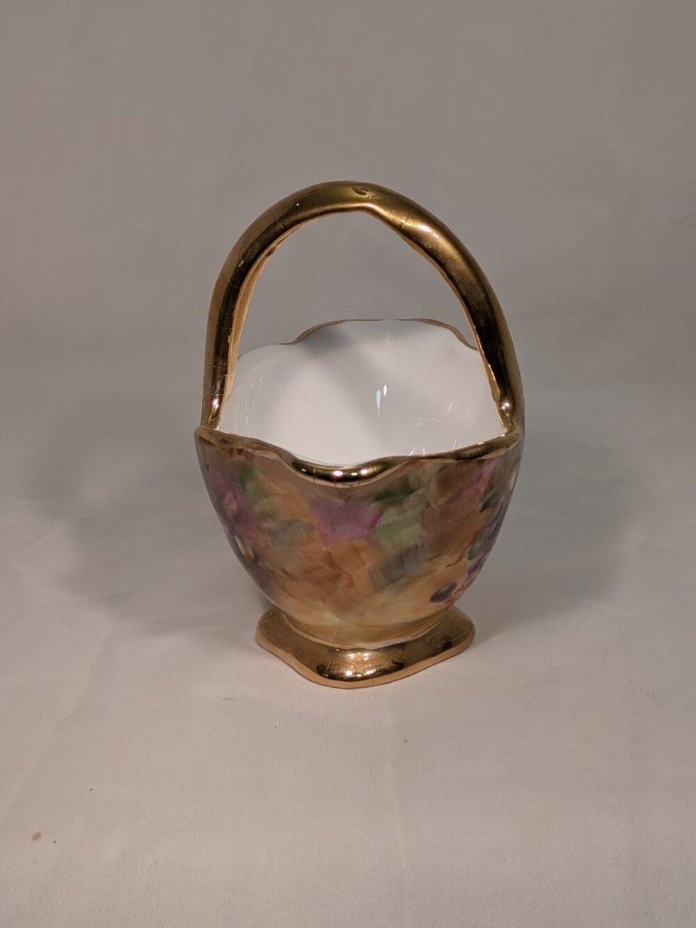 HAND PAINTED ARTIST Signed Sovereign China Basket Collectors Piece - Picture 5 of 8